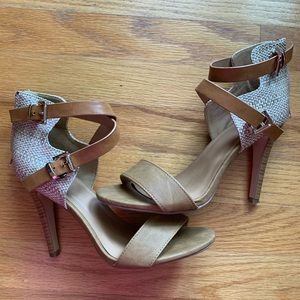Very cute high heels. Size 8